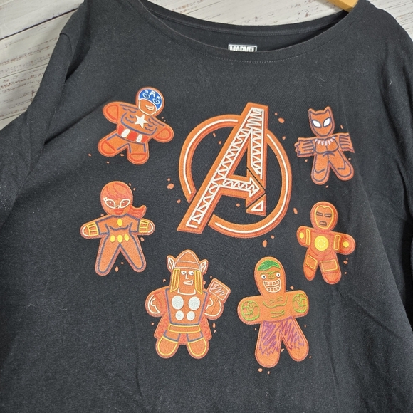Marvel Avengers Christmas Gingerbread Cookie T-shirt Women's Sz 6X Black Tee - Picture 2 of 9
